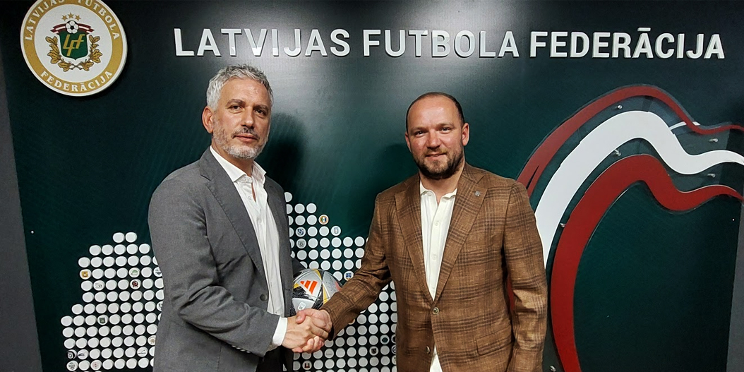 Telpu futbola izlase uzticēta Itālijas speciālistam Bellartem