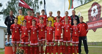 LFF FA kausa izcīņā uzvar Latvijas U-15 futbolisti