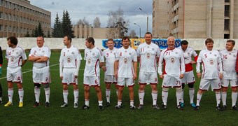 Latvijas futbola veterānu komanda draudzības spēlē pārspēj Borisovas BATE