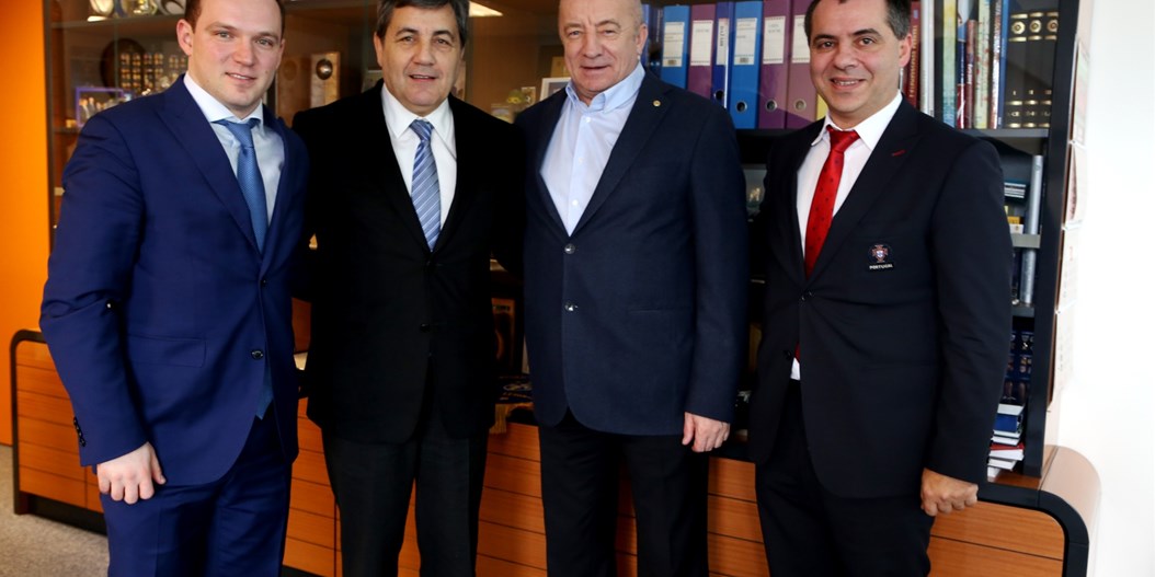 Portugāles Futbola federācijas prezidents Fernando Gomess tiekas ar LFF un LTFA vadību