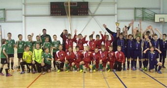 Latvijas finālsacensībās telpu futbolā 2002. gadā dzimušajiem zēniem uzvar SK "Kengaroos"