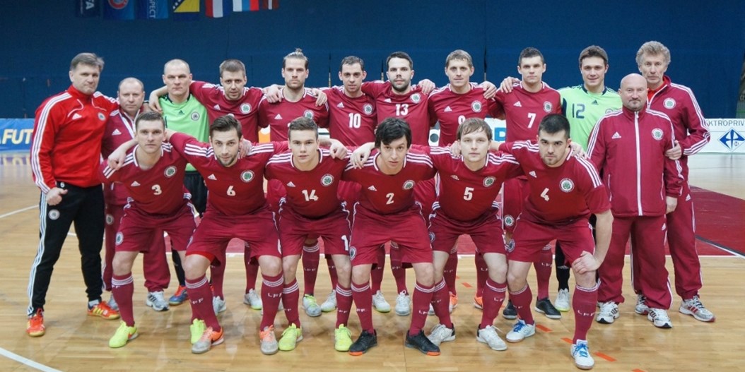 Latvijas telpu futbola izlase ar neizšķirtu pret Nīderlandi noslēdz "EURO 2016" pamatturnīru