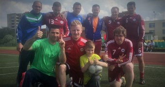 Latvijas futbola mediju un draugu komanda izcīna 3.vietu starptautiskā turnīrā Lietuvā