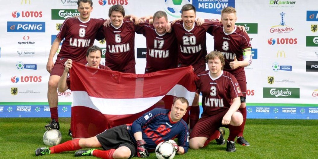 Latvijas futbola mediju komanda startēja starptautiskā turnīrā Polijā