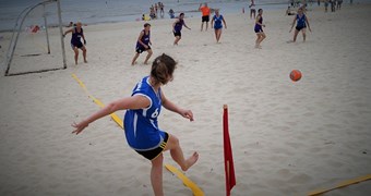 Sieviešu komandas aicina pieteikties Jūrmalas kausa izcīņai pludmales futbolā