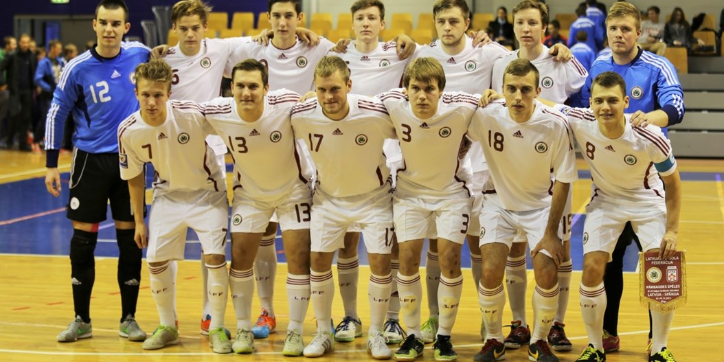 Latvijas U-21 telpu futbola izlase zaudē Spānijai