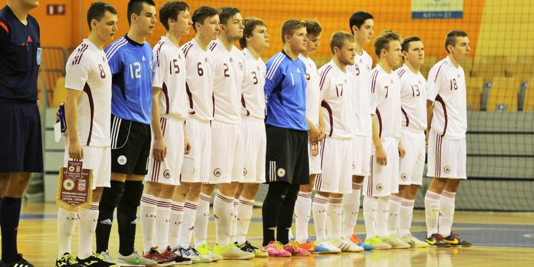 Latvijas U-21 telpu futbola izlase atkārtoti piekāpjas spāņiem