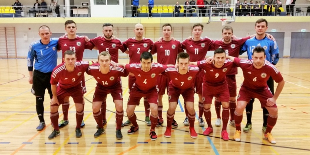 Latvijas telpu futbola izlase Baltijas Kausa aizstāvēšanu iesāk ar neizšķirtu