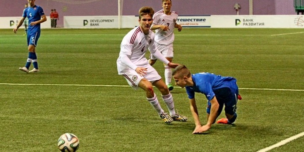 Latvijas U-18 izlase turnīru Minskā uzsāk ar neizšķirtu pret Slovākiju