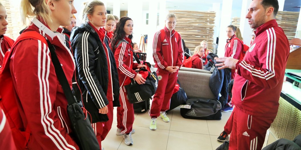 Latvijas sieviešu futbola izlase ieradusies Maltā