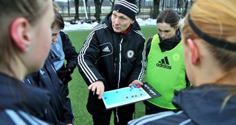 Latvijas WU-19 izlases kandidātes pirmo reizi trenējas Viktora Vicehovska vadībā