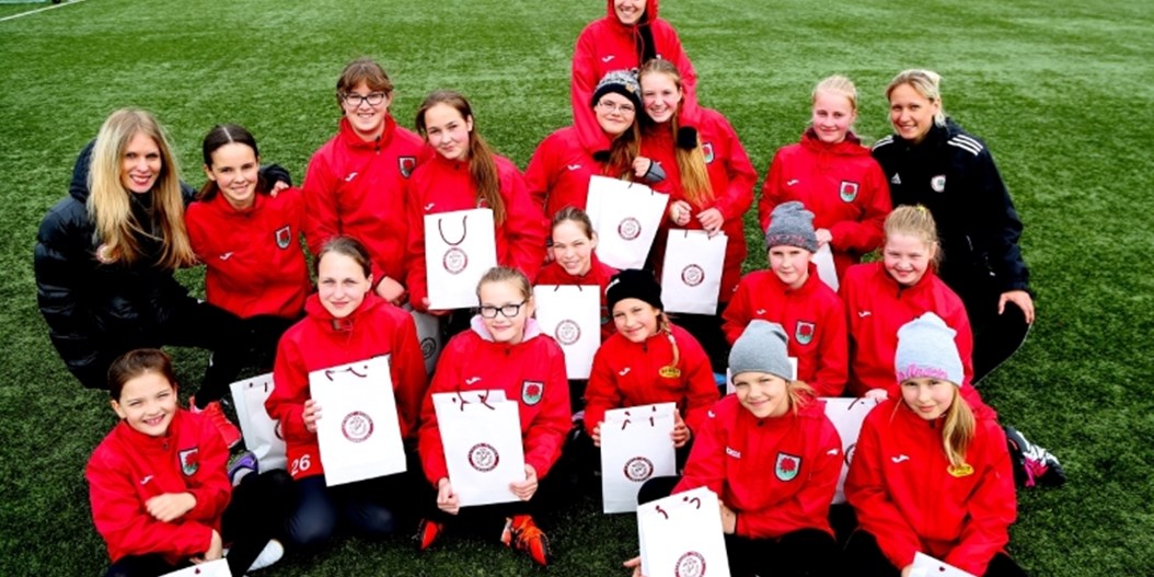 Viesošanās pie SK Babīte meitenēm izceļ sieviešu futbola izaugsmi Piņķos