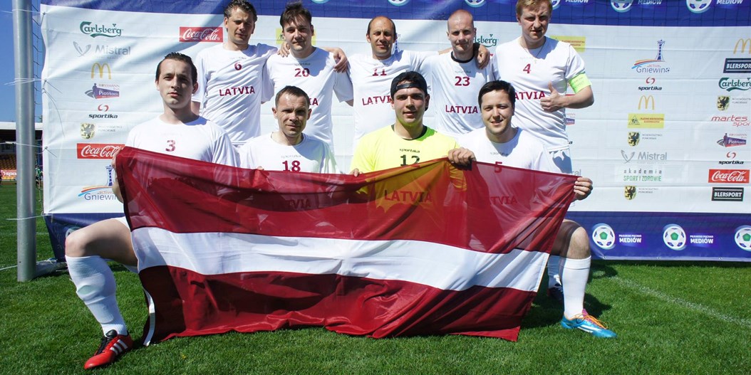 Latvijas komanda izcīna dalīto 5./8.vietu starptautiskā mediju futbola turnīrā Polijā