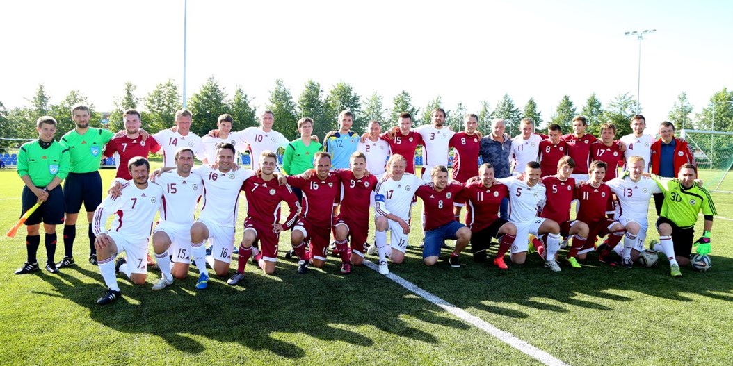 LFF komanda draudzības spēlē pārspēj valstsvienības līdzjutēju veidoto komandu