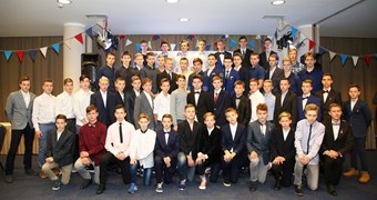 Īpašā pasākumā sveikti sezonas izcilnieki Latvijas jaunatnes futbolā