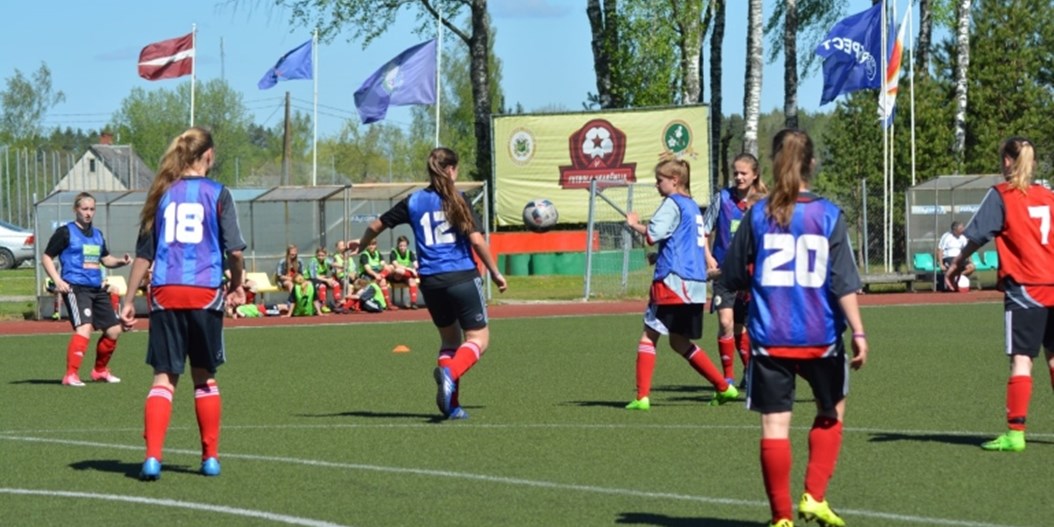 Pirmā LFF Futbola akadēmijas talantu skate meitenēm pulcē 55 dalībnieces