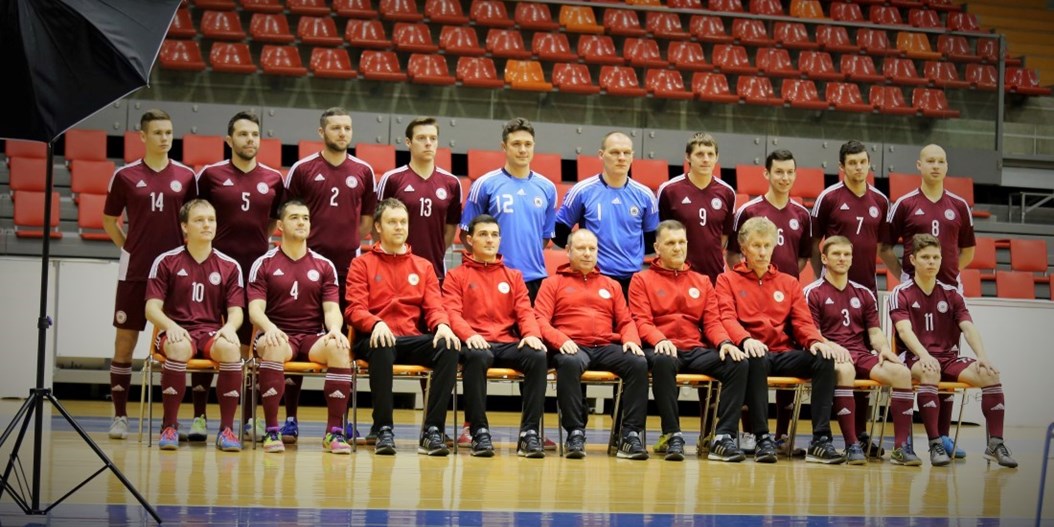 Telpu futbola izlase Jelgavā uzsākusi gatavošanos EČ kvalifikācijas turnīram