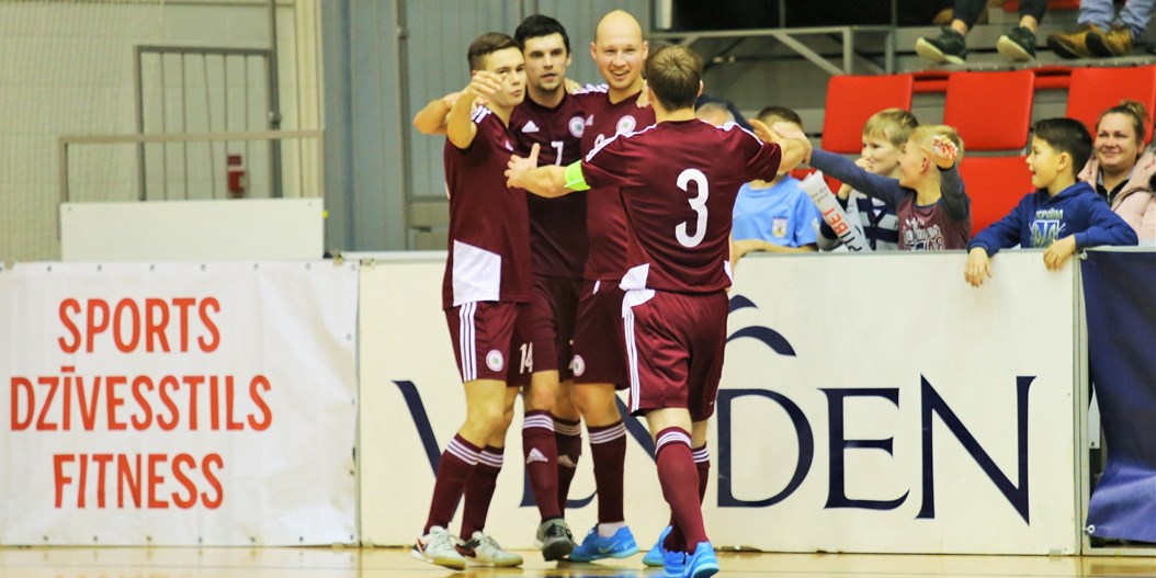 Latvijas telpu futbola izlase kvalifikācijas turnīru sāk ar uzvaru