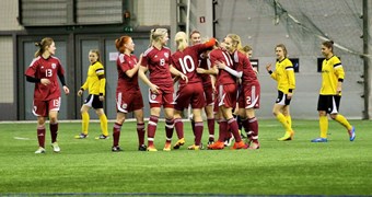 Latvijas sieviešu futbola izlase atkārtoti pārspēj FK "Gintra Universitetas"