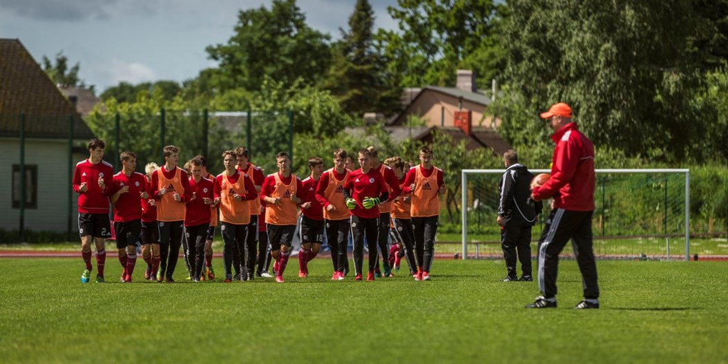 FOTO: Latvijas U-17 futbola izlase gatavojas Baltijas kausa izcīņai