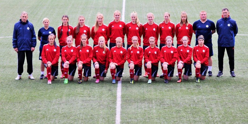 FOTO: Latvijas WU-17 meiteņu izlase gatavojas UEFA Attīstības turnīram
