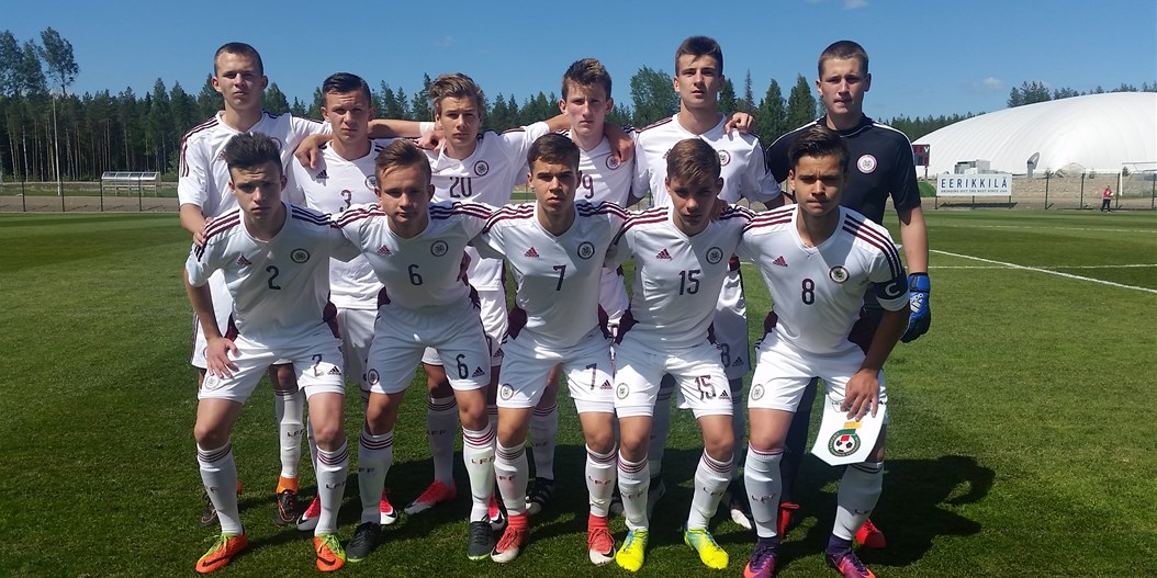 Latvijas U-17 jauniešu futbola izlase otrajā spēlē pārspēj Lietuvu
