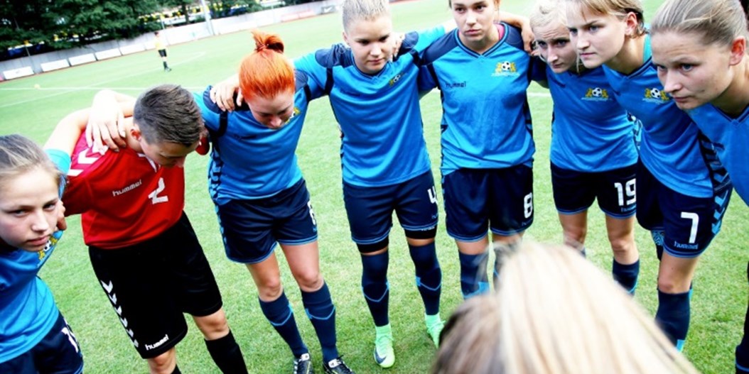Rīgas Futbola skolai zaudējums pirmajā UWCL kvalifikācijas turnīra spēlē
