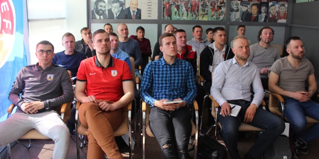 Jaunajā A-UEFA licences kursu sasaukumā mācības uzsākuši 20 treneri