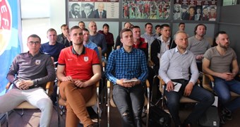 Jaunajā A-UEFA licences kursu sasaukumā mācības uzsākuši 20 treneri