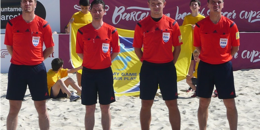 Eduards Borisevičs Barselonā apkalpojis vērienīga pludmales futbola turnīra spēles