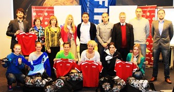 Sieviešu Futbola līgas klubi saņēmuši FIFA dāvāto ekipējumu