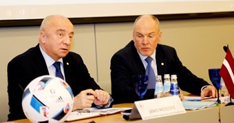 Jānis Mežeckis un Guntis Indriksons apmeklēs FIFA un federāciju vadītāju samitu Dohā