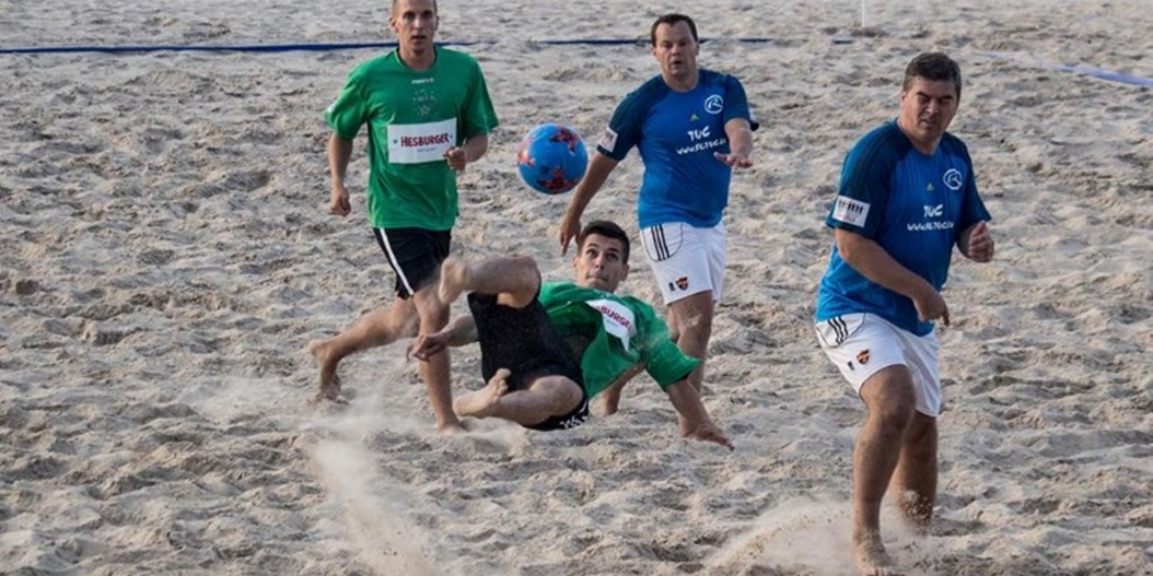 Notiks Latvijas pludmales futbola čempionāta izšķirošās cīņas