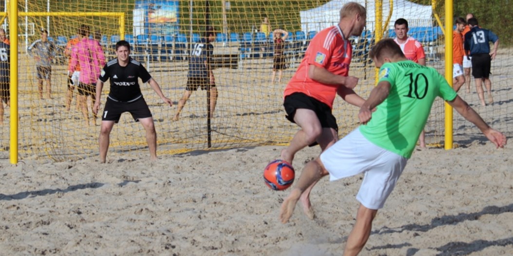 Latvijas pludmales futbola čempionātā pēc ceturtās kārtas izveidojas līderu trio