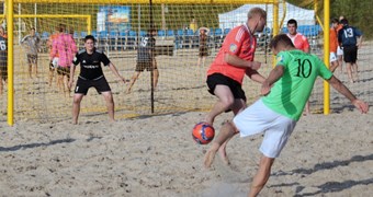 Latvijas pludmales futbola čempionātā pēc ceturtās kārtas izveidojas līderu trio