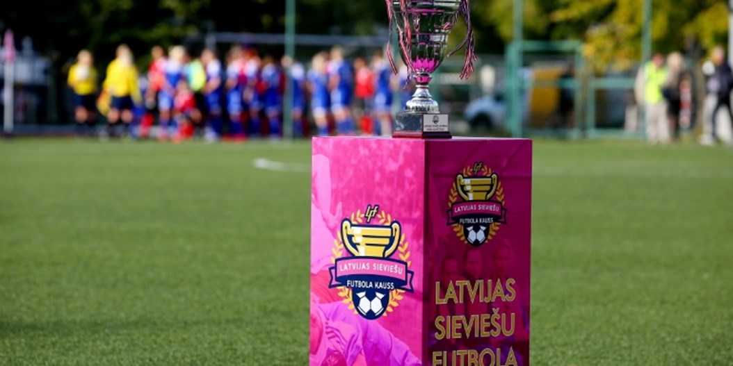 Trofejas īpašnieces pārliecinoši sasniedz Latvijas sieviešu futbola kausa izcīņas pusfinālu