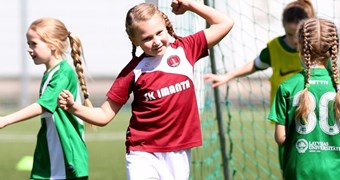 Latvijas meiteņu vasaras čempionāta sezona ievadīta ar jaunākās grupas spēlēm