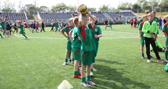 Kurzemes reģiona klubu jaunā paaudze piedalījusies bērnu futbola svētkos Liepājā