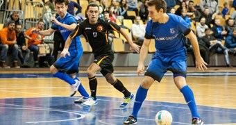 Sestdien Latvijas telpu futbola kausa kulminācija - FK Nikars pret FK RABA