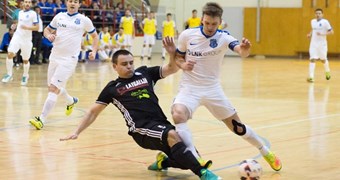Telpu futbola Virslīgas līderu cīņā FK Nikars pieveic rēzekniešus