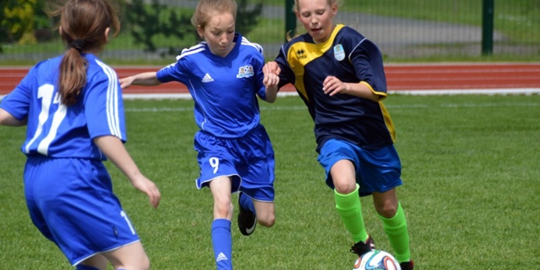 Iecavā uzsākts Latvijas meiteņu čempionāts U-12 vecuma grupā