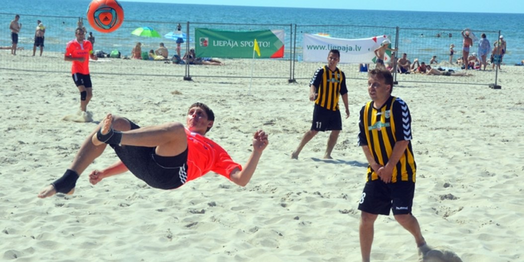 "Kreiss" nosargā Latvijas kausu pludmales futbolā