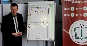 Latvijas futbola treneru elites rindas papildinājuši jaunie PRO-UEFA licenču ieguvēji