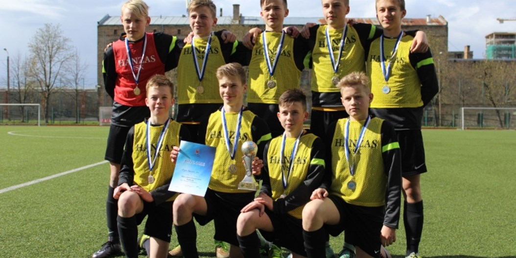 Hanzas vidusskolai uzvara arī Rīgas skolu futbola finālturnīrā 6.-7. klašu grupā