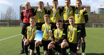 Hanzas vidusskolai uzvara arī Rīgas skolu futbola finālturnīrā 6.-7. klašu grupā