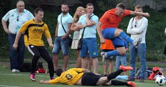 "SFS" ar pārliecinošu uzvaru sāk Rīgas minifutbola turnīra Augstākās līgas izšķirošo posmu