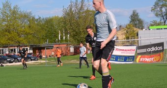Rīgas minifutbola turnīrā "SFS" piedzīvo pirmo zaudējumu, bet saglabā līderes godu