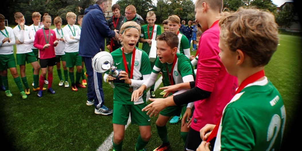 Rīgas jaunatnes čempionātā vispārliecinošāk startējušas FS Metta komandas