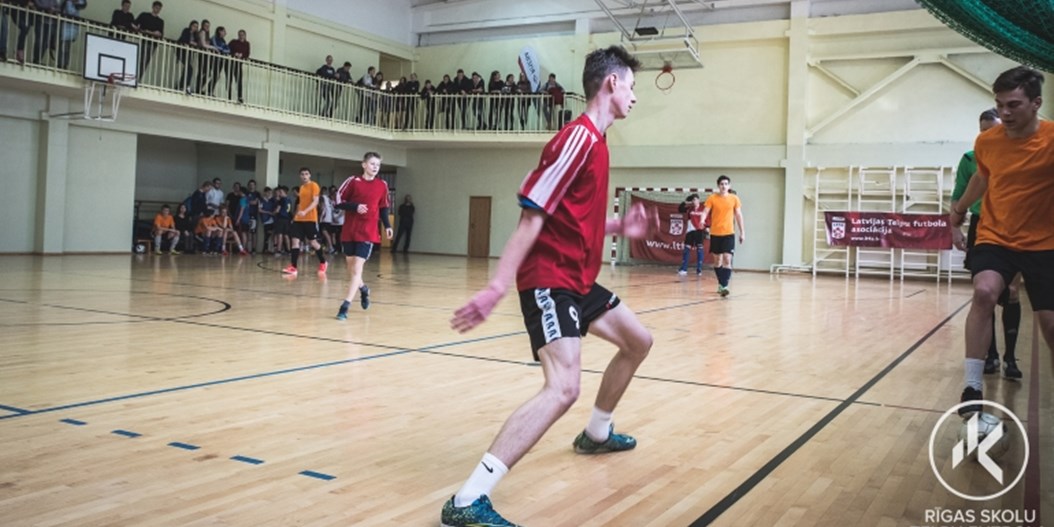 Sākušās starpskolu sacensības - Rīgas skolu telpu futbola kauss