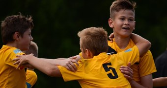 Zēnu Futbola festivāla B grupā pēc pirmās dienas līderos FK Smiltene